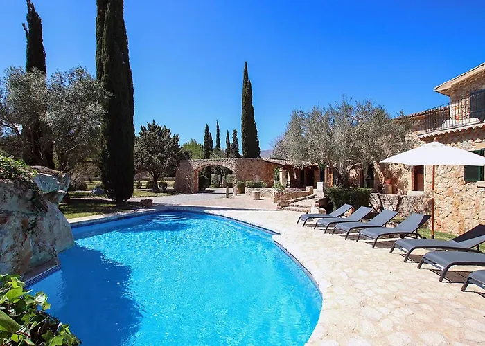 4 Bedroom Country House In Puerto Pollensa